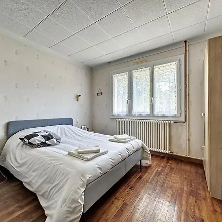 Holiday home Maison 8 Personnes A La Campagne A 8 Km Des Plages Notre-Dame-de-Riez